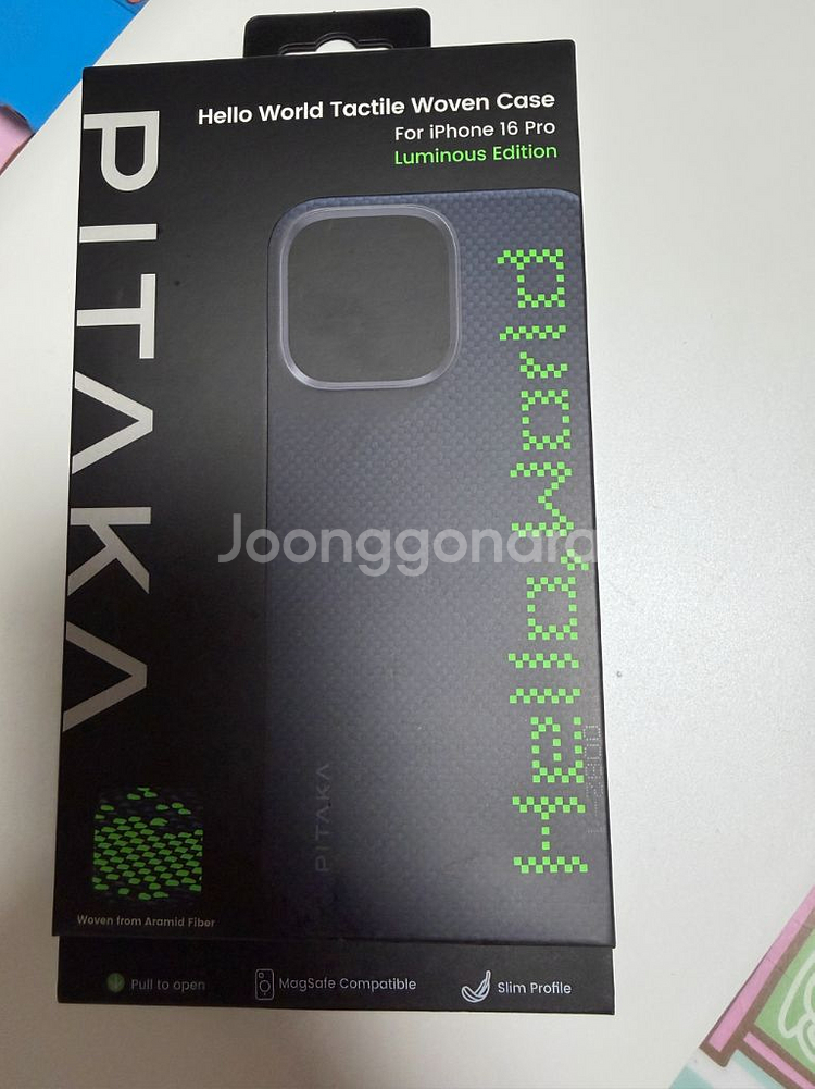 아이폰 16프로 피타카 풀 카본 야광케이스 팝니다--0