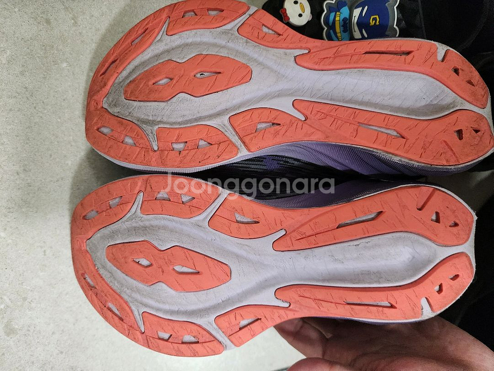 아식스 노바블라스트3 235 팝니다--3