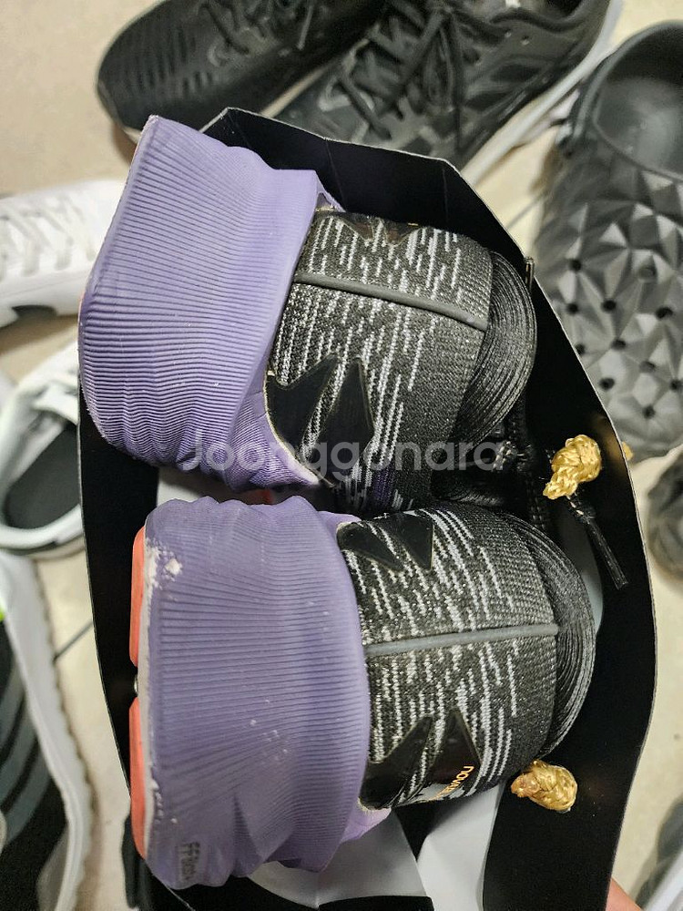 아식스 노바블라스트3 235 팝니다--5