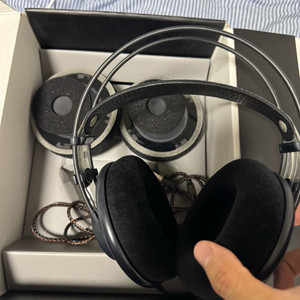 akg k702