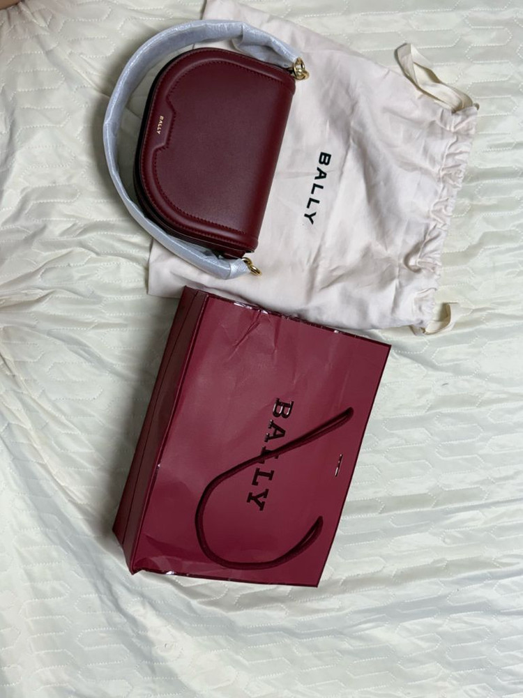 BALLY 코드 플랩 가죽 크로스 바디 백 이미지