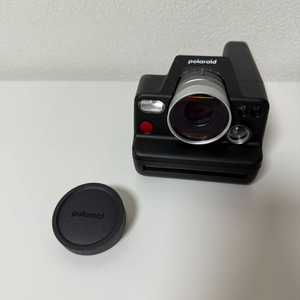 폴라로이드 I-2 카메라 판매합니다.