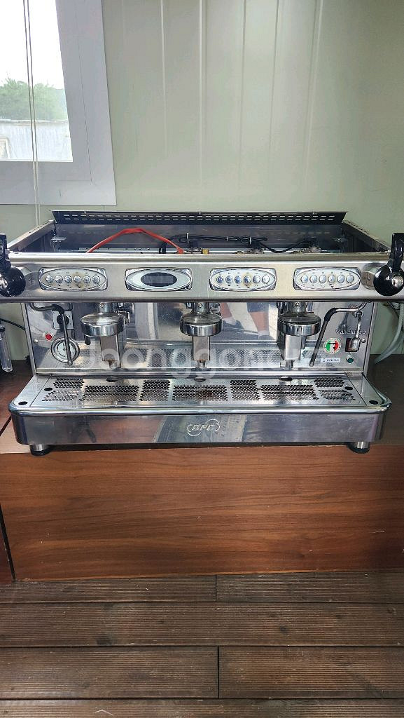 BFC 발레룬가 V2 커피머신 3그룹--0