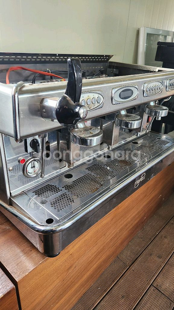 BFC 발레룬가 V2 커피머신 3그룹--2