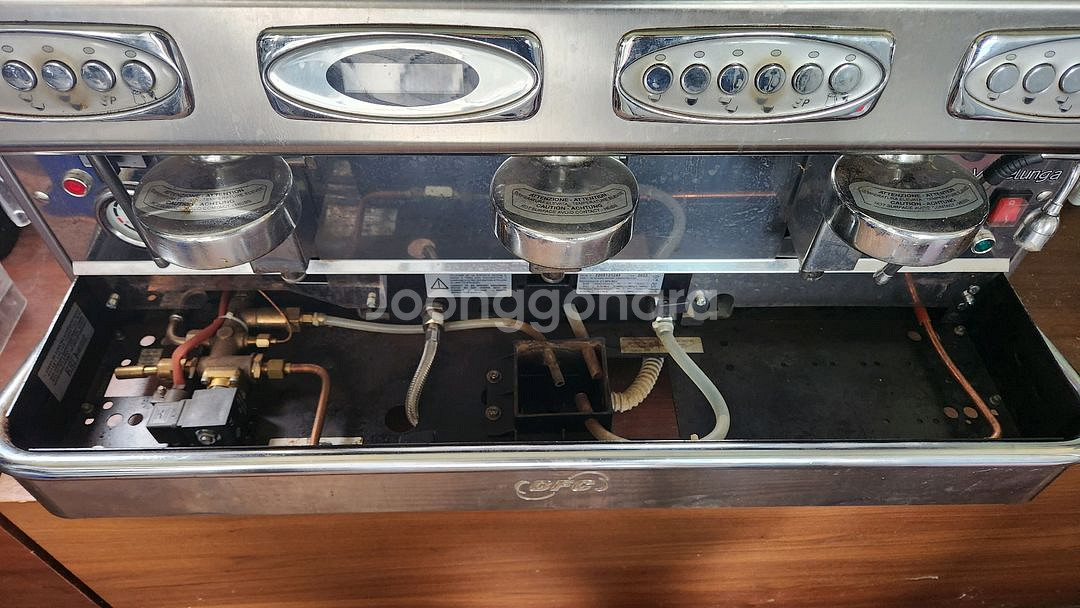 BFC 발레룬가 V2 커피머신 3그룹--6