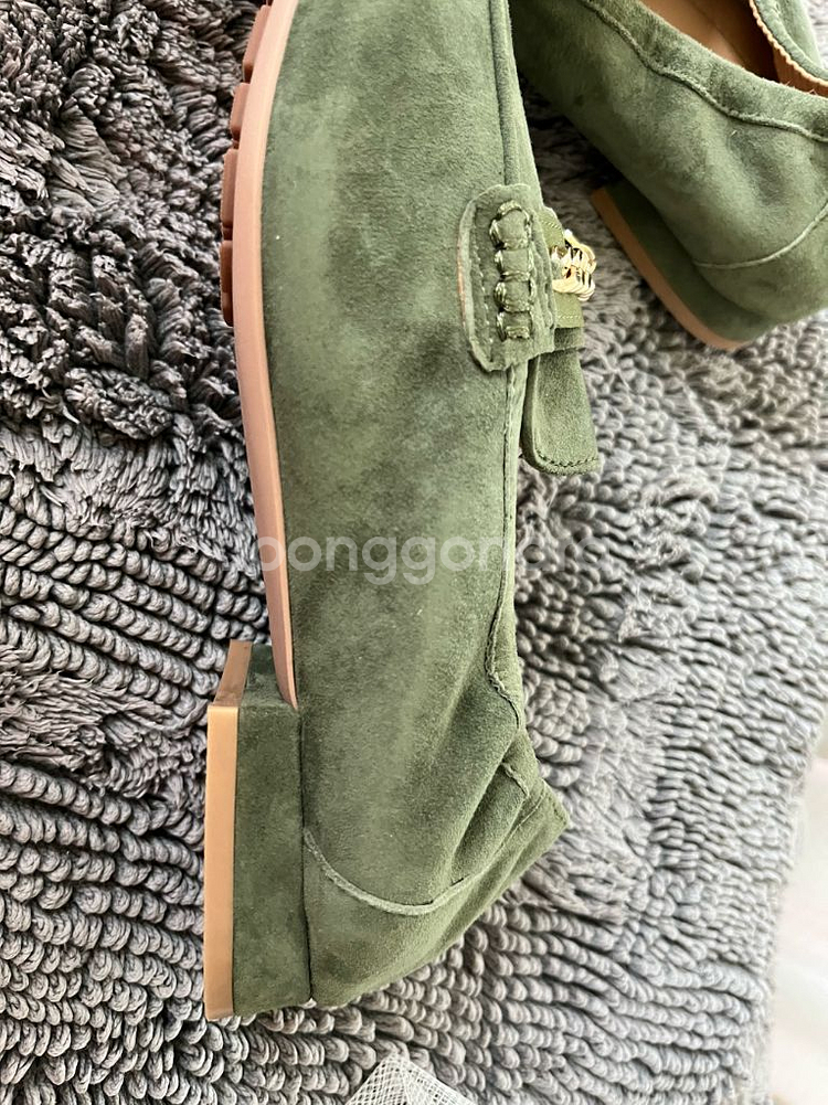 천연가죽 여성로퍼 단화신발 새상품 235 .240--1