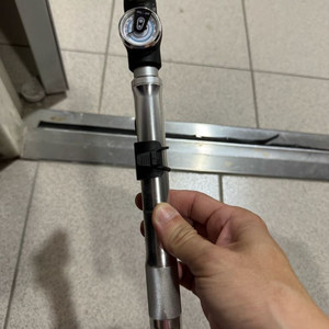 크랭크브라더스 휴대용 자전거 펌프 판매합니다.