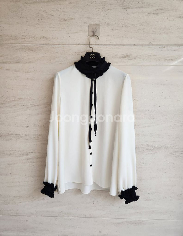 앤디앤댑 프릴넥 블라우스 55사이즈--6