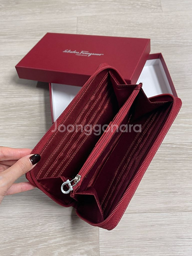 (F) 페라가모 콘티넨탈 장지갑 / 박스 / 쇼핑백--1