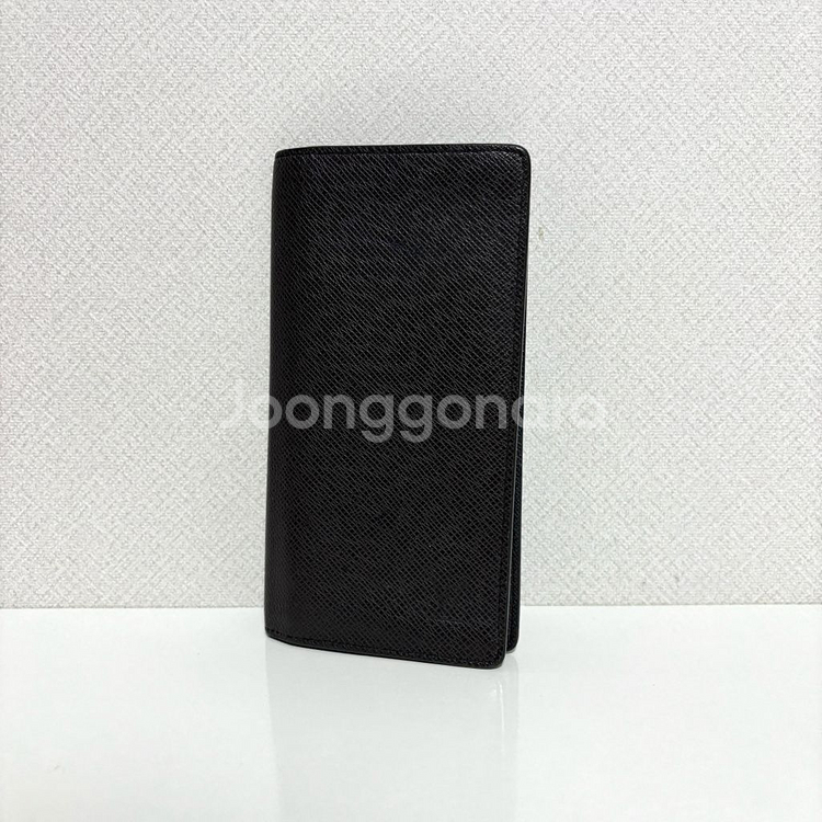 루이비통 에피 타이가 브라짜 장지갑--1