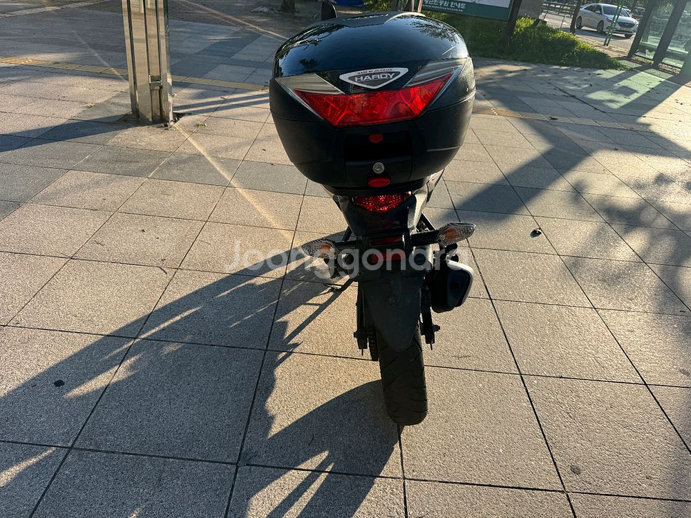 혼다 cbr125 17년형 블랙컬러 판매합니다--4