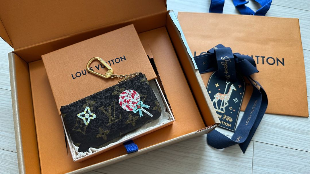 루이비통 키파우치--0