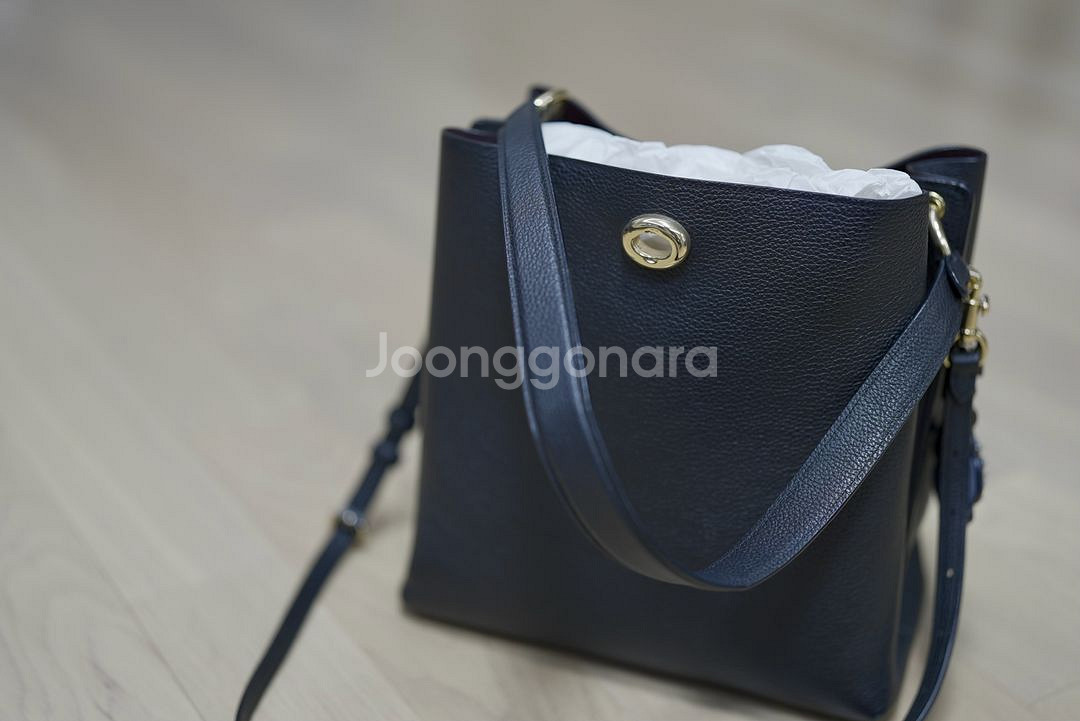 코치 가방 POLISHED PEBBLE LEATHER--1