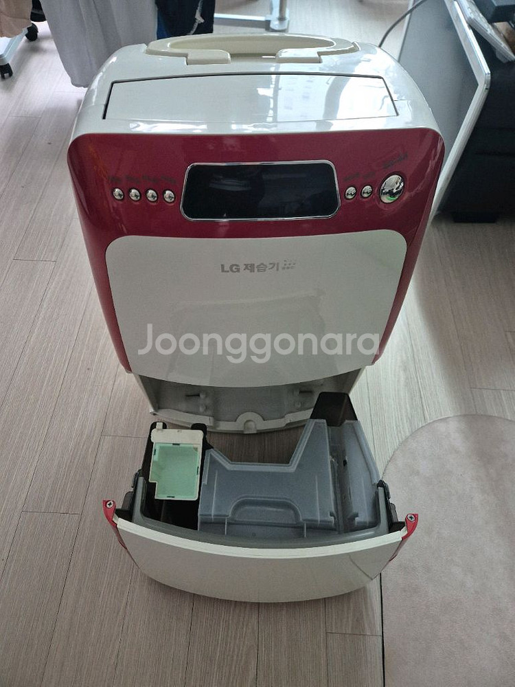 LG 휘센 제습기 10L 깨끗하고 제습 잘됩니다--5