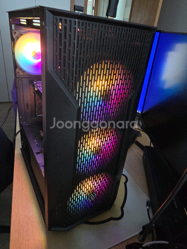 쓸만한 컴퓨터 pc 본체 팝니다--2