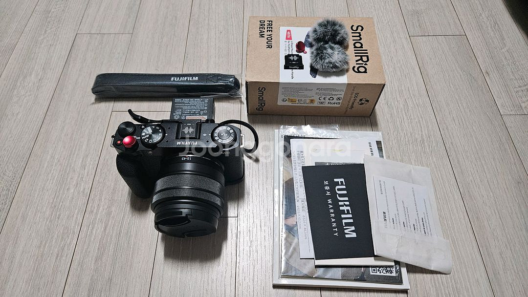 후지 X-M5 XC15-45mm 블랙 렌즈키트 팝니다.--0