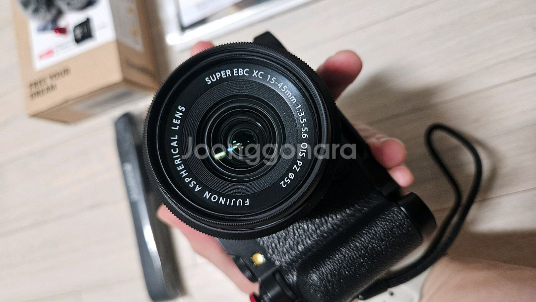 후지 X-M5 XC15-45mm 블랙 렌즈키트 팝니다.--3