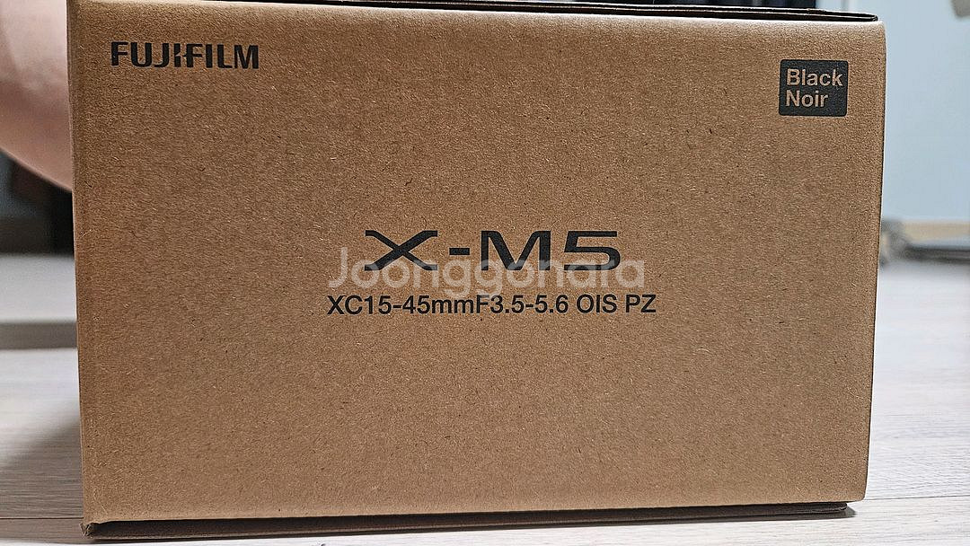 후지 X-M5 XC15-45mm 블랙 렌즈키트 팝니다.--8