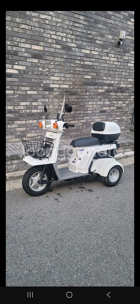 상태좋은 2010년식 혼다 자이로X 4T 흰색 팝니다--2