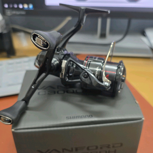 시마노반포드 C3000SDH 신품 팝니다