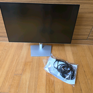 dell u2722d 모니터팝니다. (부산)