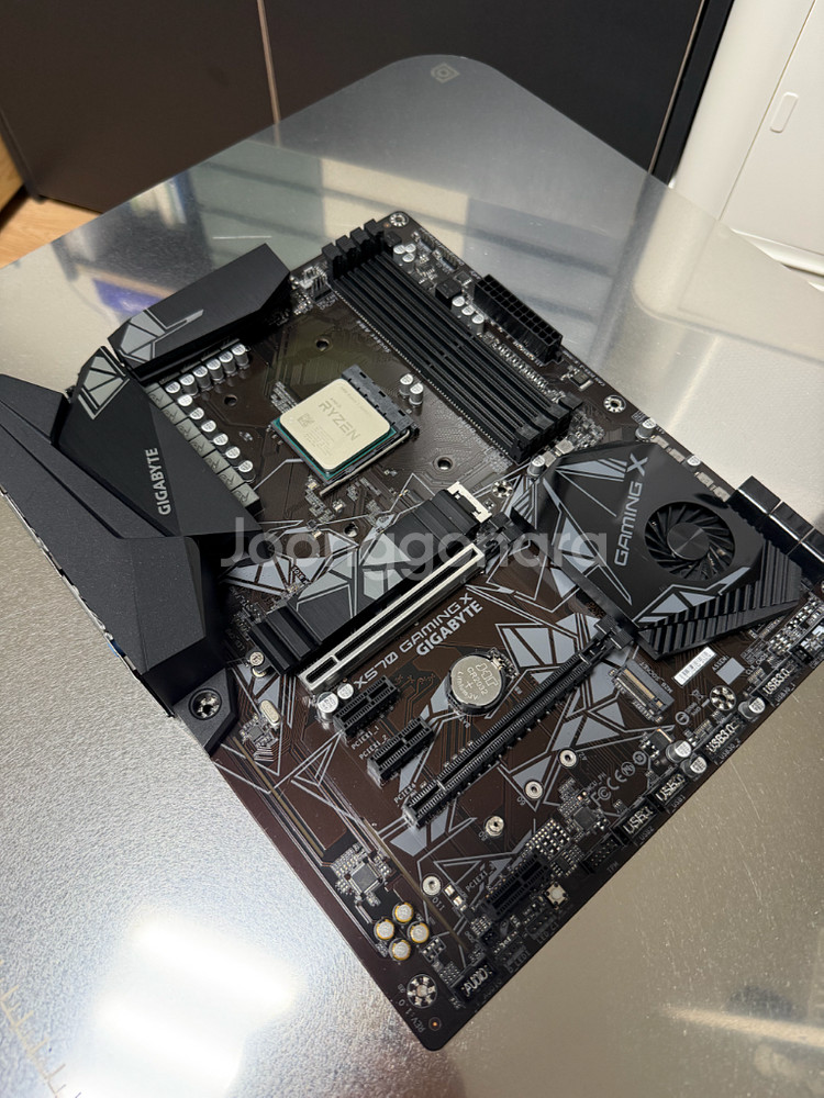 기가바이트 x570 gaming x 메인보드--0
