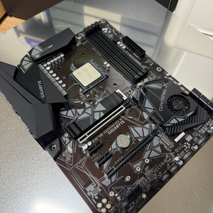 기가바이트 x570 gaming x 메인보드
