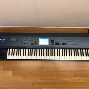 KORG TRITON Extreme 88건반 신디사이저