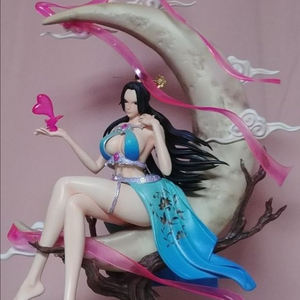 원피스 보아 핸콕 레진 피규어