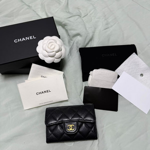 샤넬 클래식 금장 카드지갑