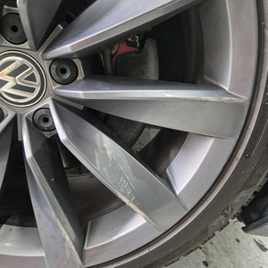 폭스바겐 아테온20년식 19인치 첸나이 휠 1본 구매