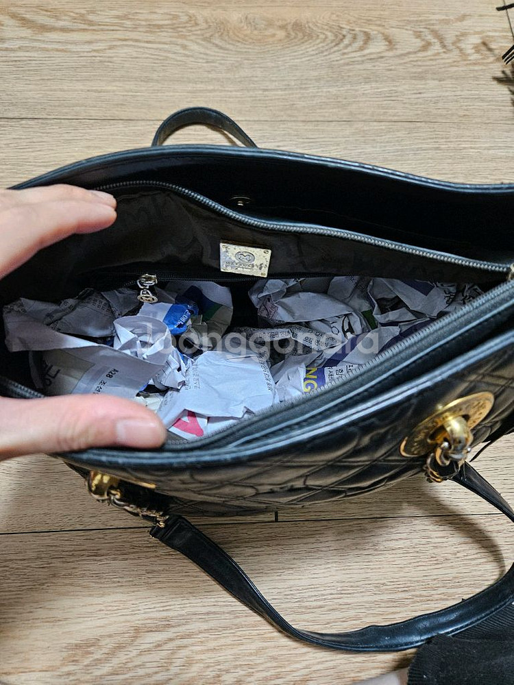 메트로시티 블랙 검정 가방 퀼팅 숄더백 팝니다--3