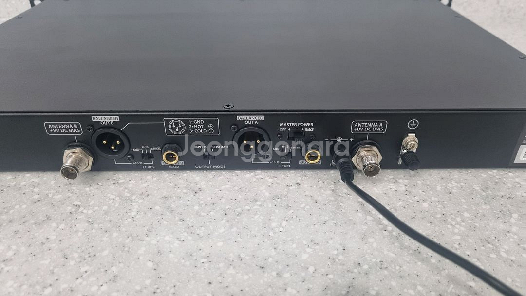 2체널 무선 리시버 + 무선 마이크세트 1개 판매--2