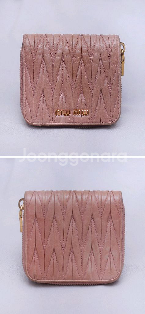 미우미우 마틀라쎄 럭스 지퍼 포켓 반지갑 (인디핑크)--1