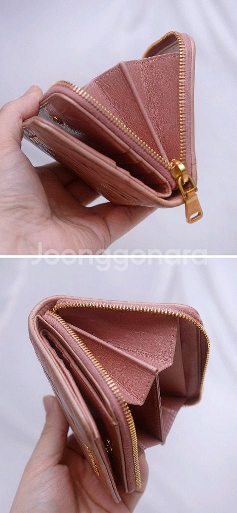 미우미우 마틀라쎄 럭스 지퍼 포켓 반지갑 (인디핑크)--6