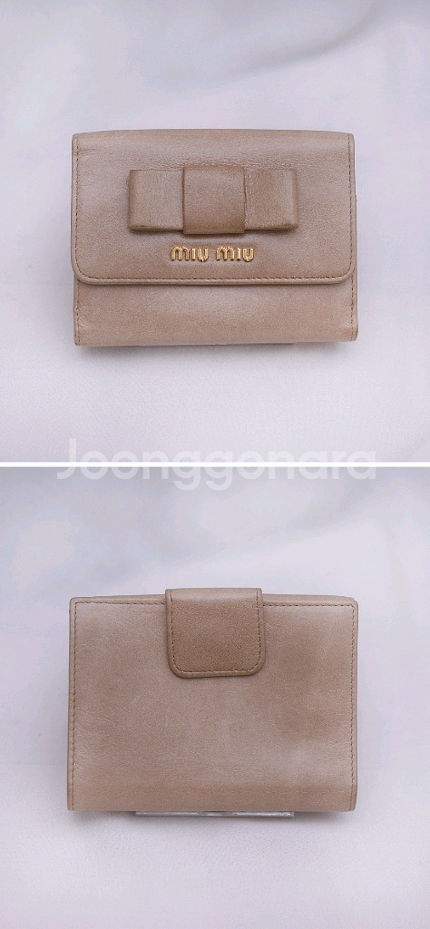 미우미우 비텔로샤인 레더리본 플랩반지갑 (베이지핑크)--1