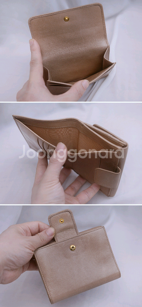 미우미우 비텔로샤인 레더리본 플랩반지갑 (베이지핑크)--6