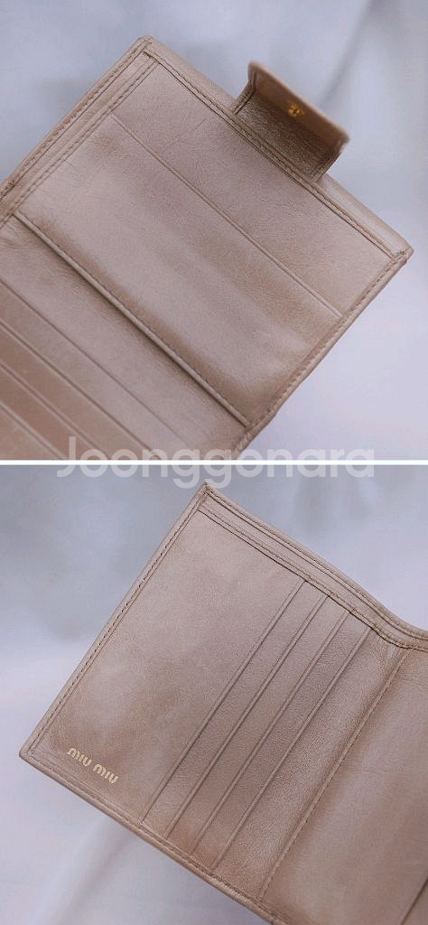 미우미우 비텔로샤인 레더리본 플랩반지갑 (베이지핑크)--7