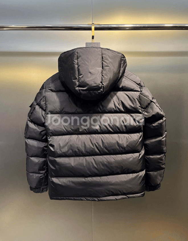 [몽클/레어] 새상품 / 몽제네브르 / 4 (약105)--1