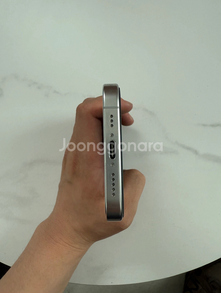 아이폰 16프로 화이트 티타늄 자급제 (챗주세요)--3