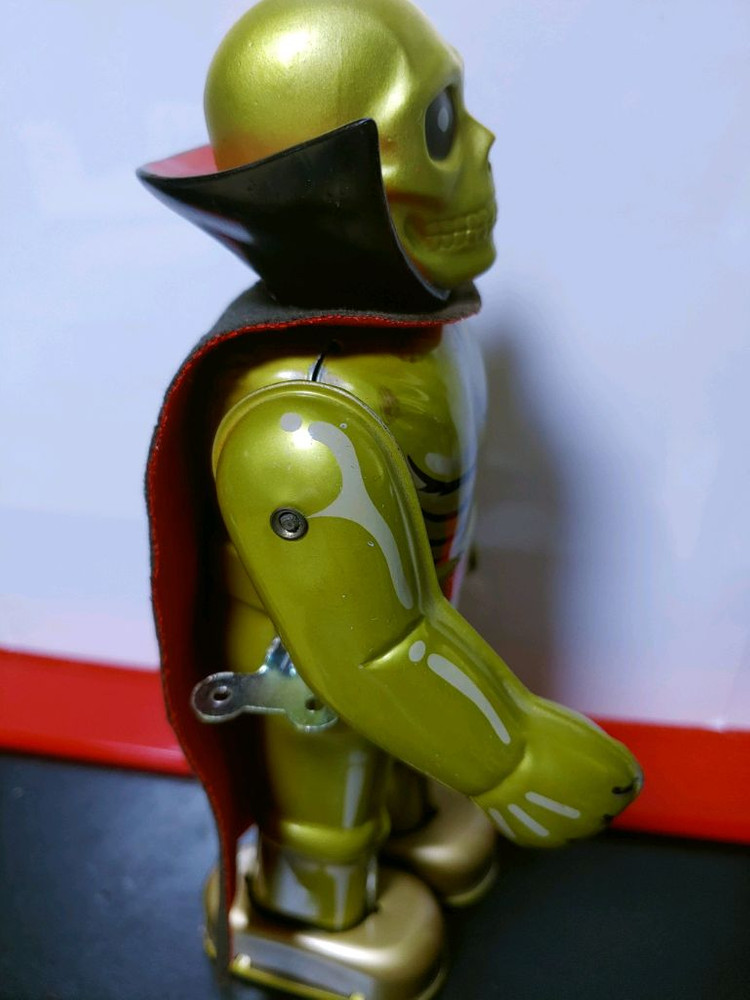 주석 태엽 황금박쥐--2