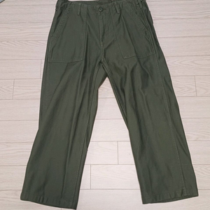 무신사 스탠다드 카키 퍼티그 바지 32사이즈 판매