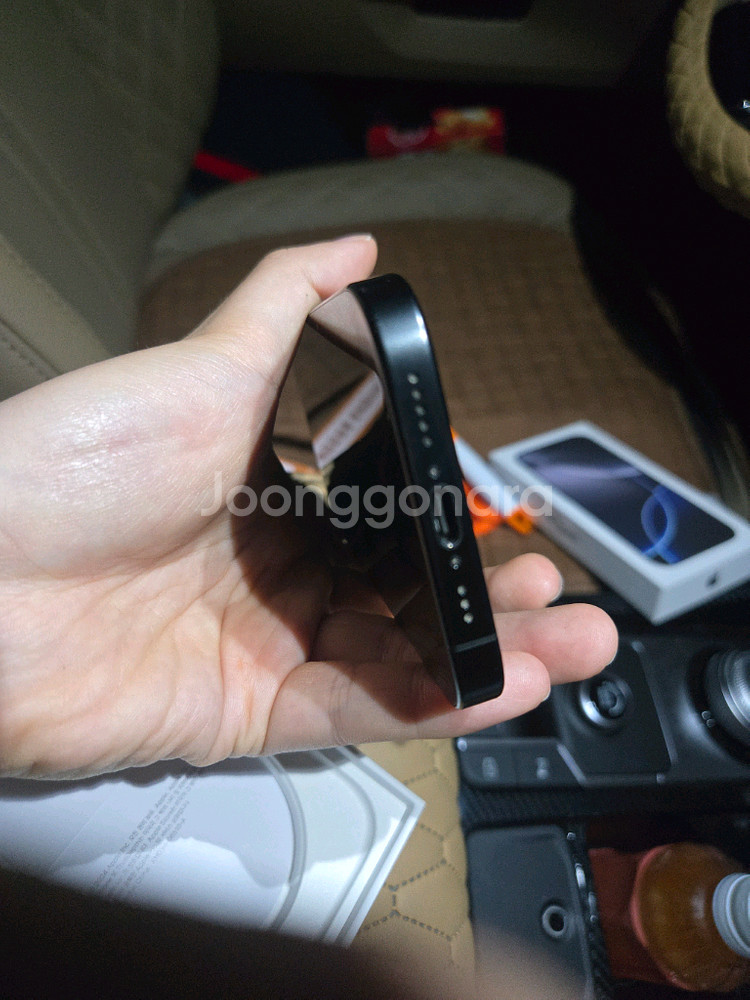 새상품급)아이폰 16프로 블랙 256GB 판매(1달사용--3
