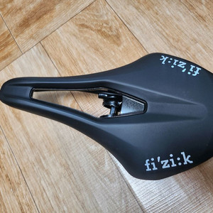 자전거 안장(18만원주고구매)+자전거 쿠션 거의새것