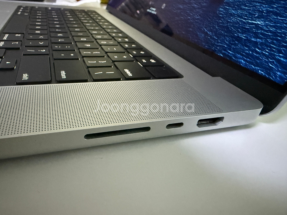 맥북프로 M4 16인치 실버 1tb/48gb/에케플o--0