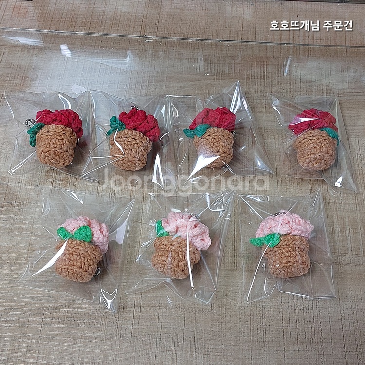 카네이션 뜨개 키링 브로치--3