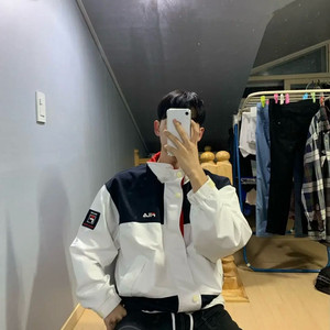 대장급 휠라 올드스쿨 빅로고 바람막이 점퍼