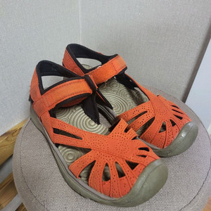 아쿠아 샌들(레드페이스 240mm)팝니다