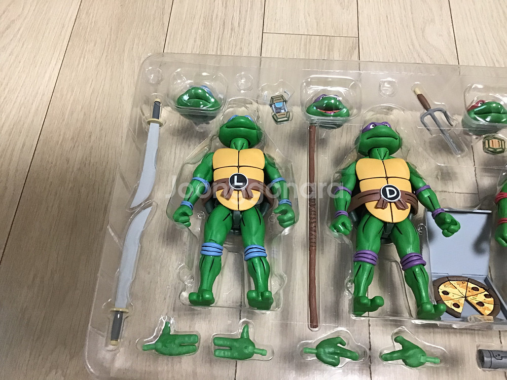 네카 tmnt 카툰 판매해요.--2