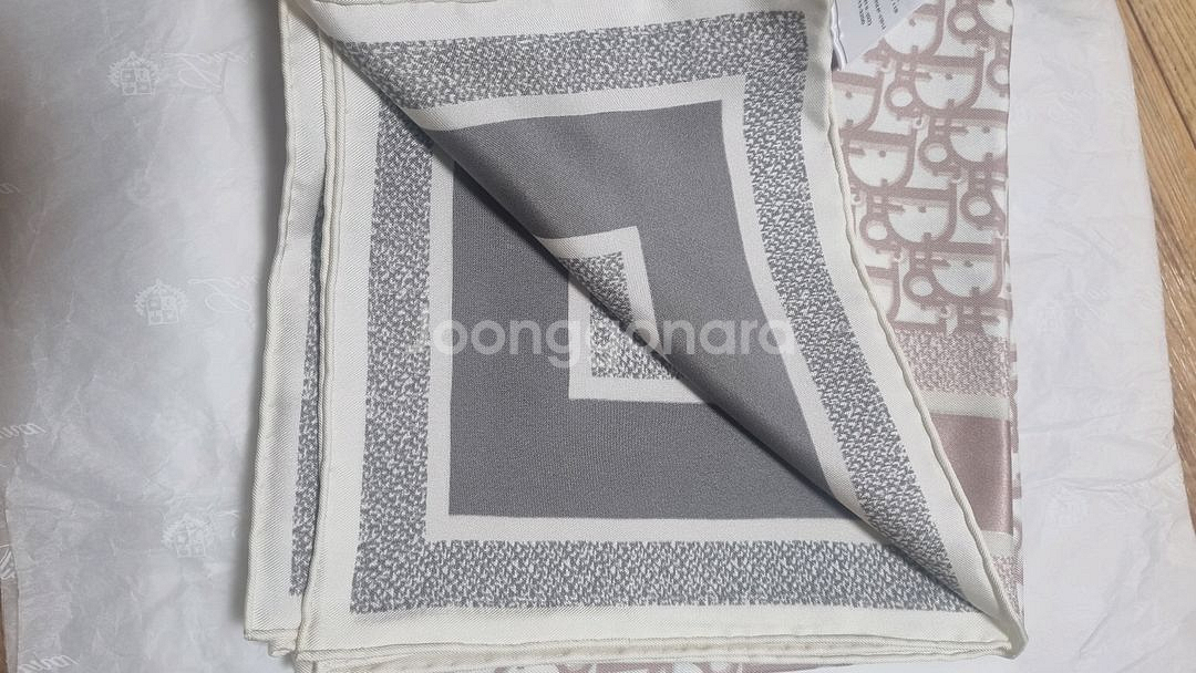 디올 오블리크 스카프--2